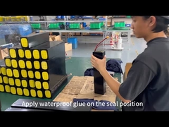 Aplicar pegamento impermeable en la posición de sellado de la batería de litio